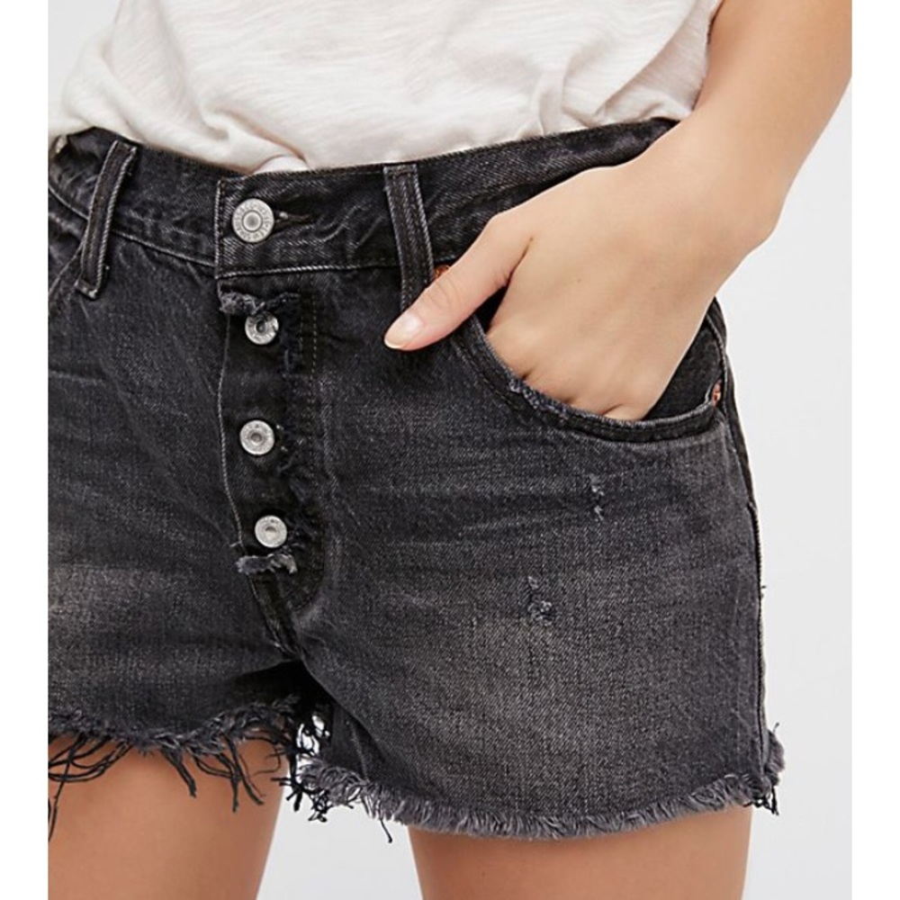 Levi’s 501 Shorts SZ 25 NWOT